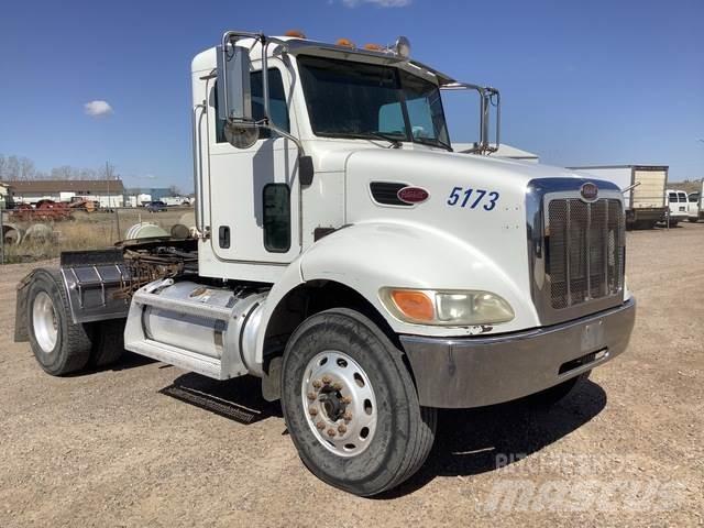 Peterbilt 335 وحدات الجر