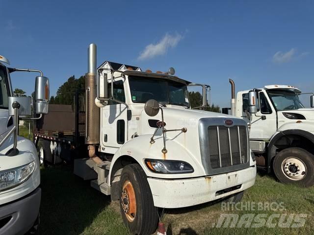 Peterbilt 335 شاحنات مسطحة/مفصلية الجوانب