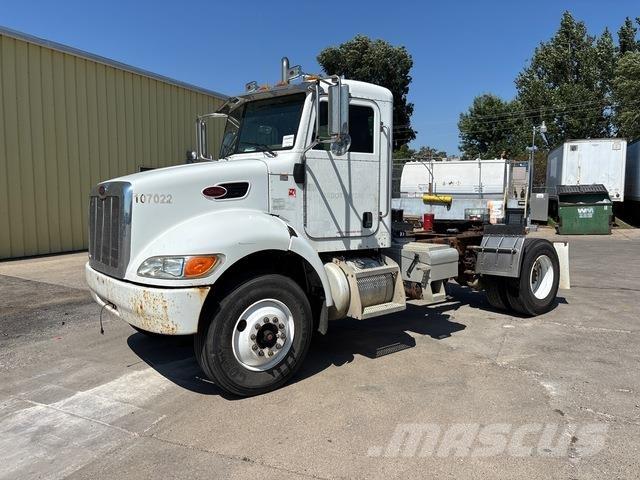 Peterbilt 335 وحدات الجر