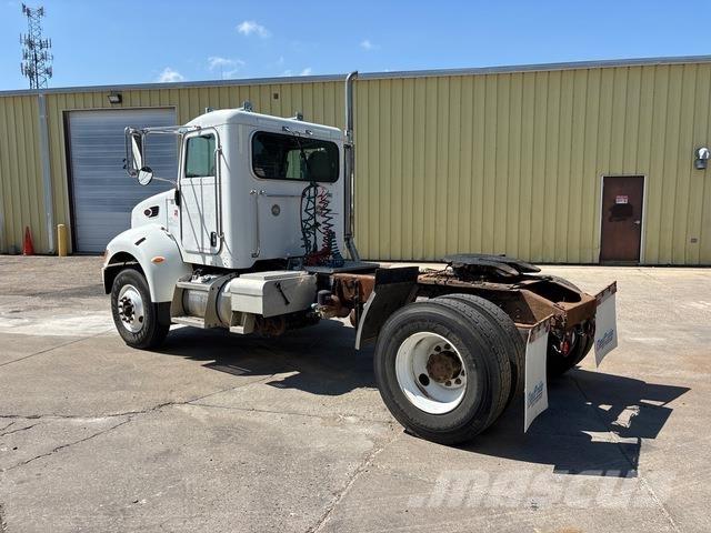 Peterbilt 335 وحدات الجر