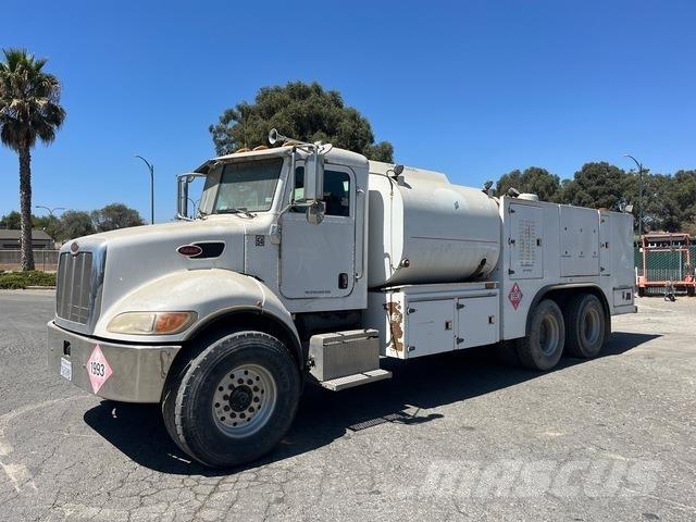 Peterbilt 335 شاحنات ذات صهاريج
