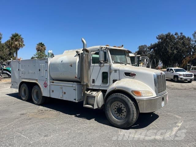 Peterbilt 335 شاحنات ذات صهاريج