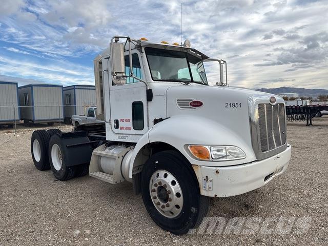 Peterbilt 335 وحدات الجر