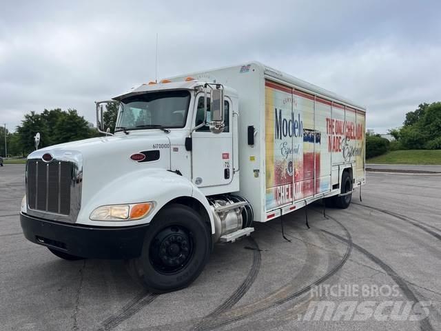 Peterbilt 337 شاحنات نقل المشروبات