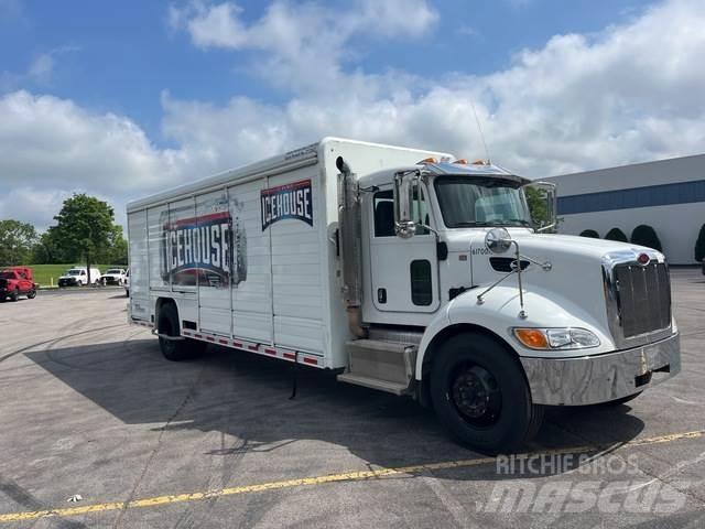 Peterbilt 337 شاحنات نقل المشروبات