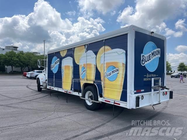 Peterbilt 337 شاحنات نقل المشروبات