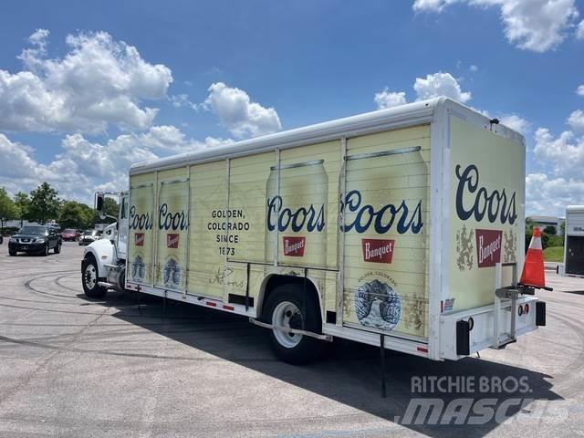 Peterbilt 337 شاحنات نقل المشروبات