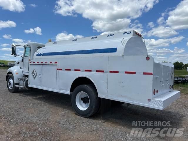 Peterbilt 337 شاحنات ذات صهاريج