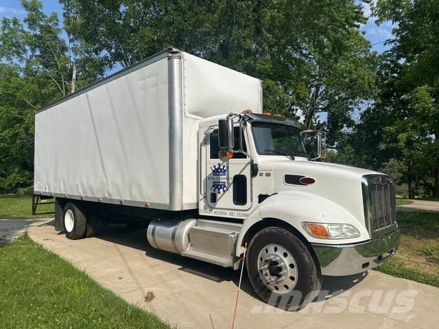 Peterbilt 337 شاحنات ذات هيكل صندوقي