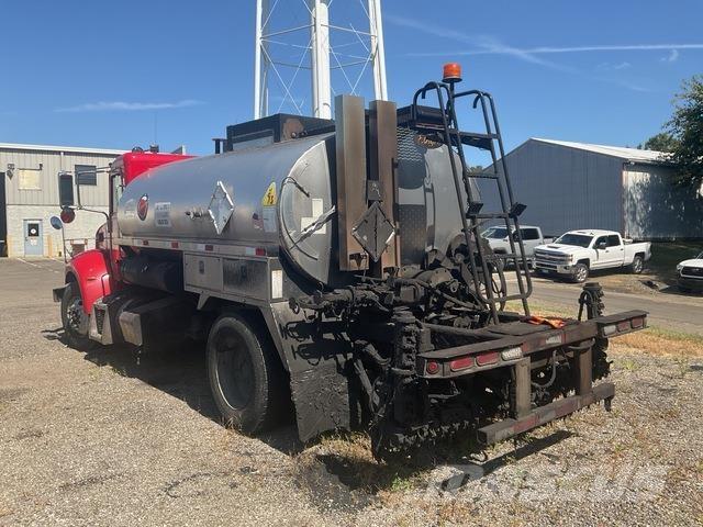 Peterbilt 337 شاحنات خرسانة