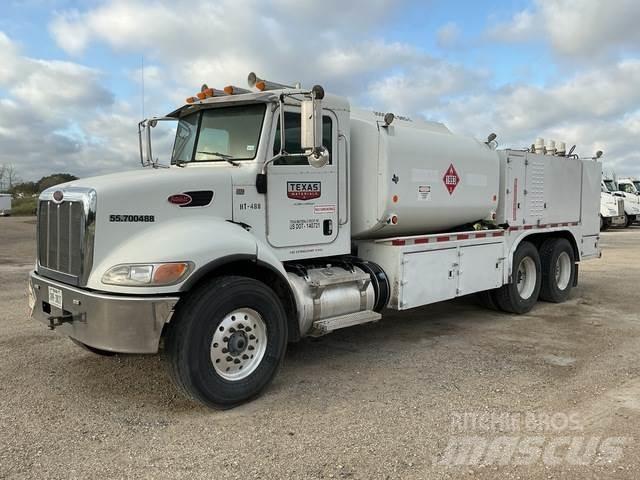Peterbilt 348 شاحنات ذات صهاريج