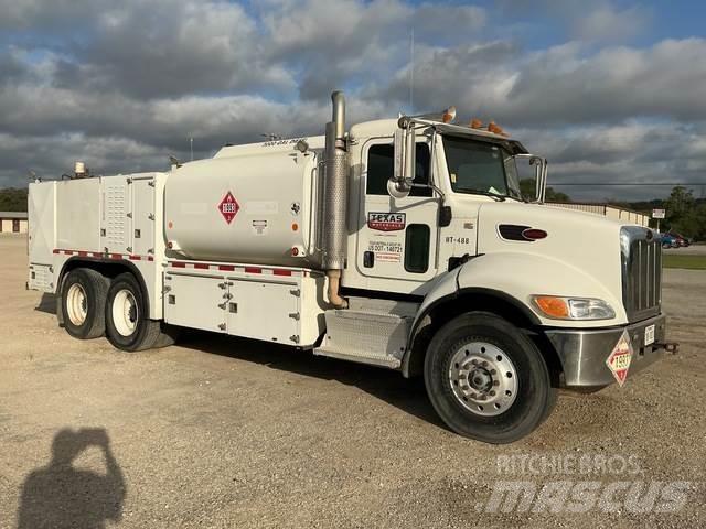 Peterbilt 348 شاحنات ذات صهاريج