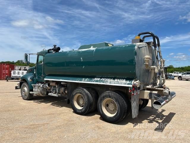 Peterbilt 348 صهاريج مياه