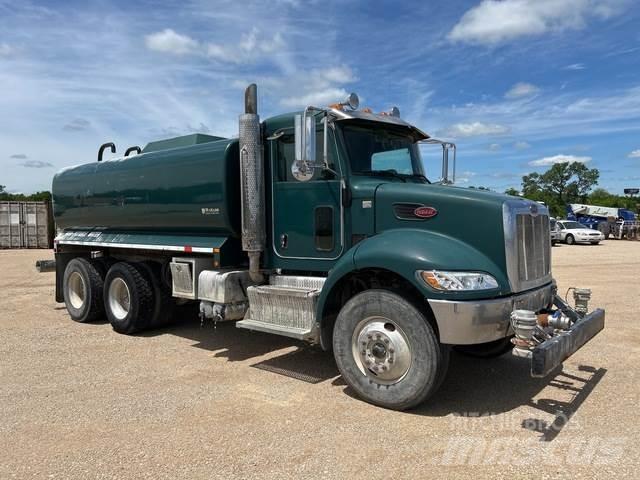 Peterbilt 348 صهاريج مياه