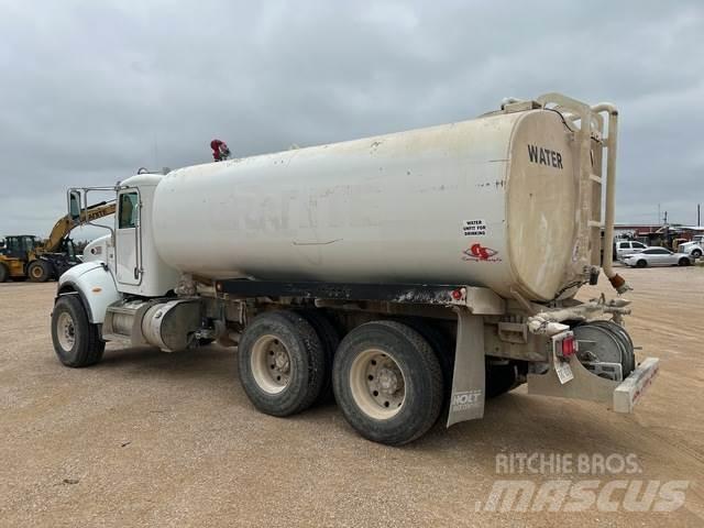 Peterbilt 348 صهاريج مياه