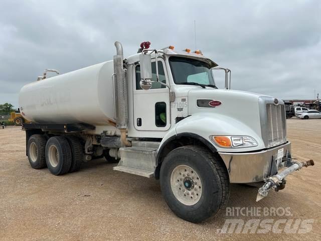 Peterbilt 348 صهاريج مياه