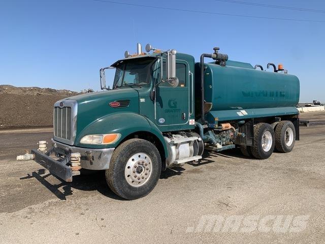 Peterbilt 348 صهاريج مياه