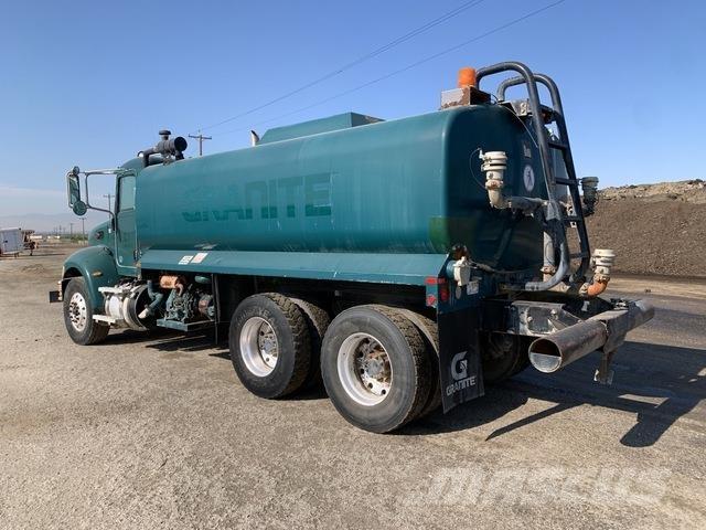 Peterbilt 348 صهاريج مياه