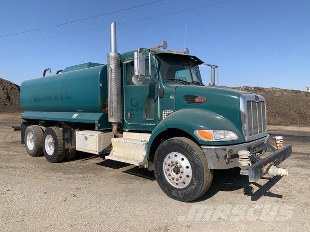 Peterbilt 348 صهاريج مياه