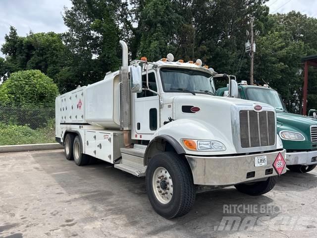 Peterbilt 348 شاحنات ذات صهاريج