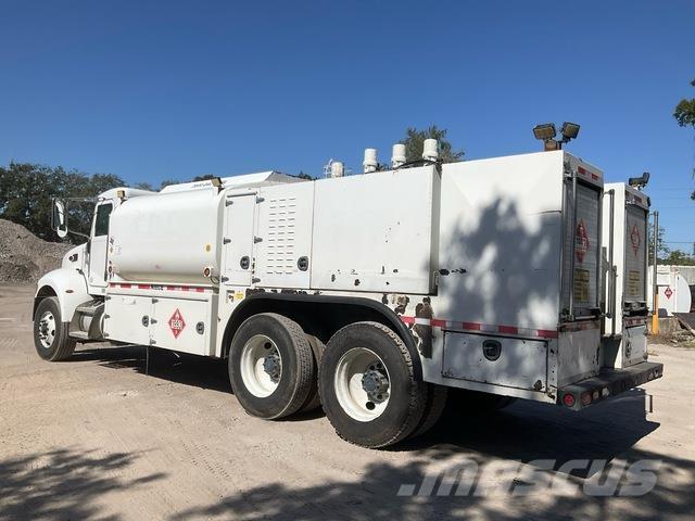 Peterbilt 348 شاحنات ذات صهاريج