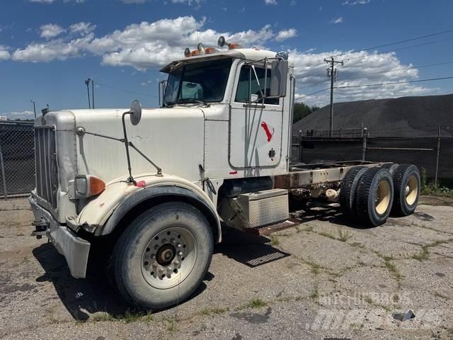 Peterbilt 357 وحدات الجر
