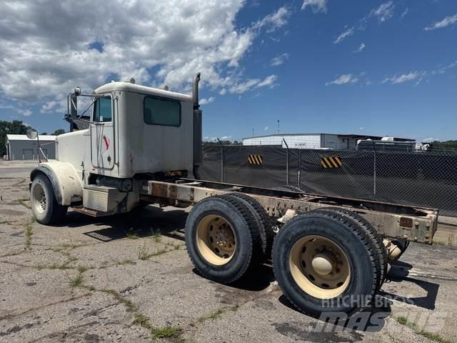 Peterbilt 357 وحدات الجر