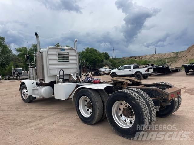 Peterbilt 357 وحدات الجر
