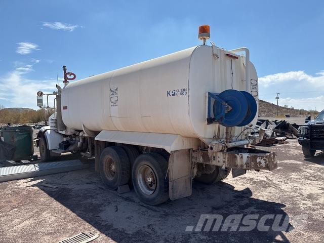 Peterbilt 357 صهاريج مياه