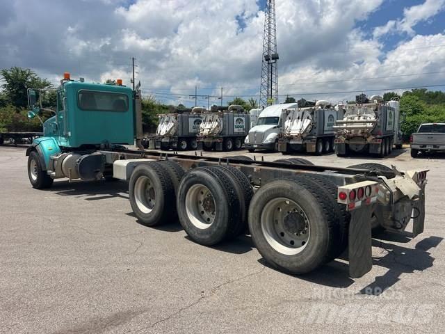 Peterbilt 365 كابينة والداخلية