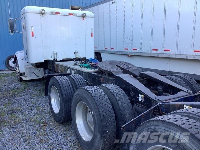 Peterbilt 365 وحدات الجر