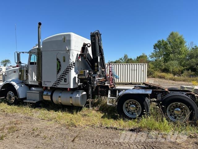 Peterbilt 367 شاحنات الرافعات