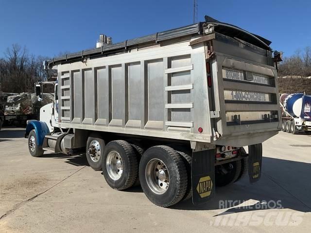 Peterbilt 367 شاحنات قلابة