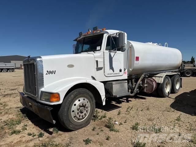 Peterbilt 377 صهاريج مياه