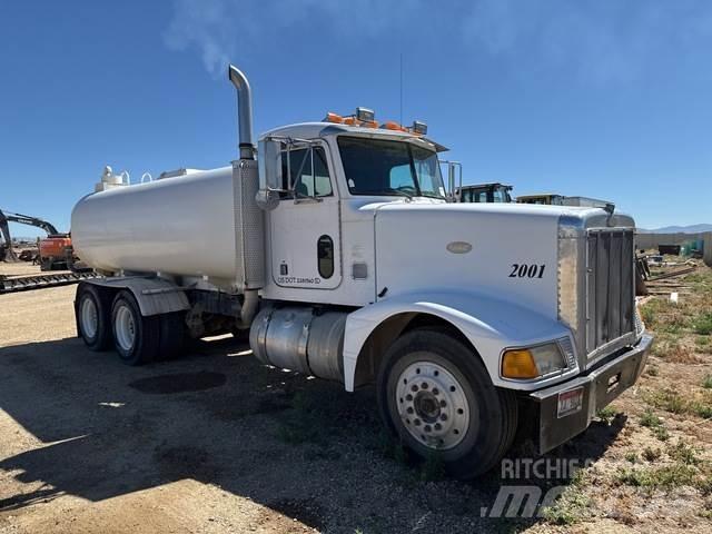 Peterbilt 377 صهاريج مياه