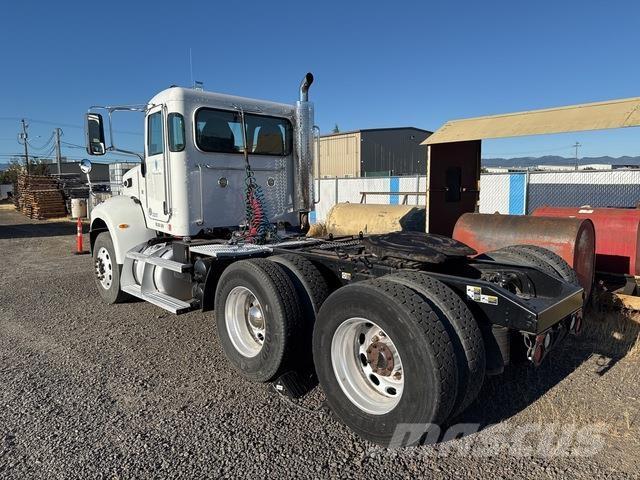 Peterbilt 382 وحدات الجر