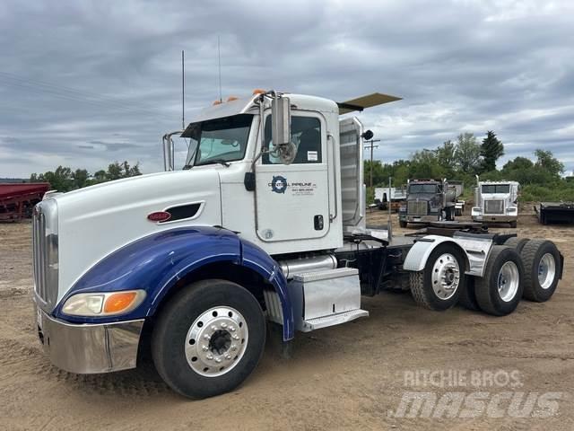 Peterbilt 384 وحدات الجر
