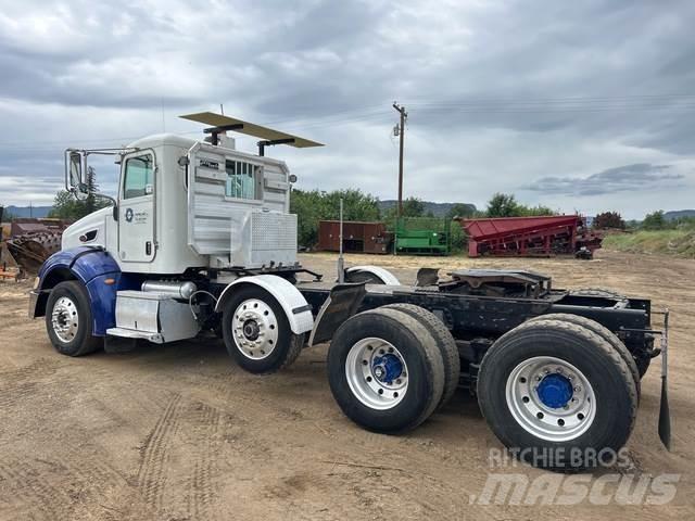 Peterbilt 384 وحدات الجر