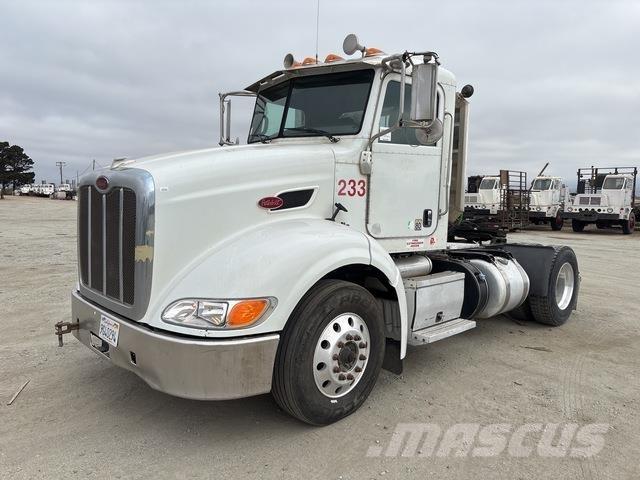 Peterbilt 384 وحدات الجر