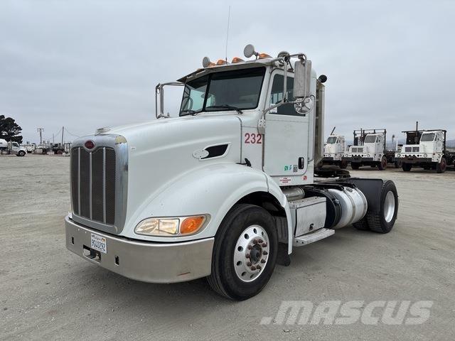 Peterbilt 384 وحدات الجر