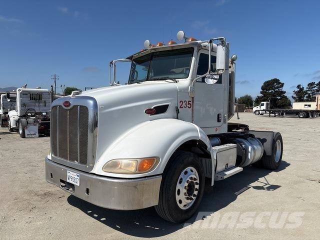 Peterbilt 384 وحدات الجر