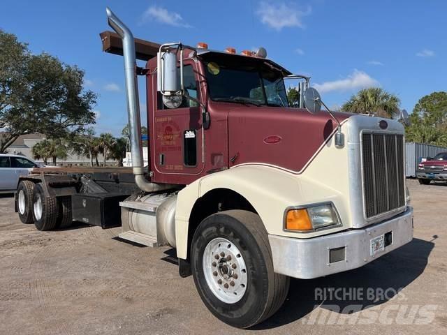 Peterbilt 385 شاحنات لوادر