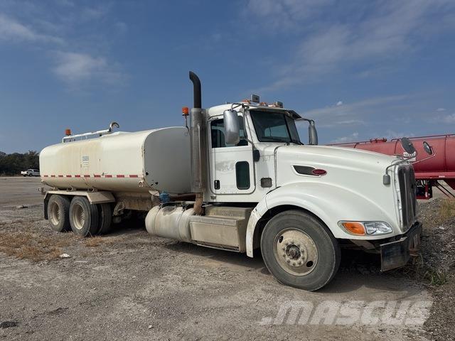 Peterbilt 386 صهاريج مياه