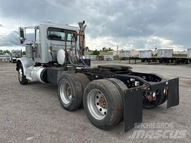 Peterbilt 388 وحدات الجر
