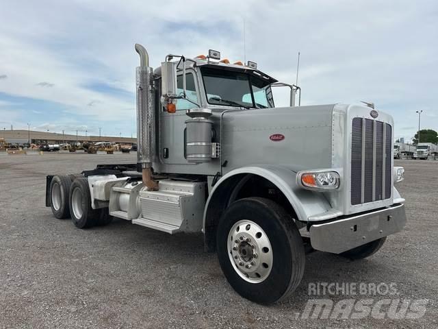Peterbilt 388 وحدات الجر