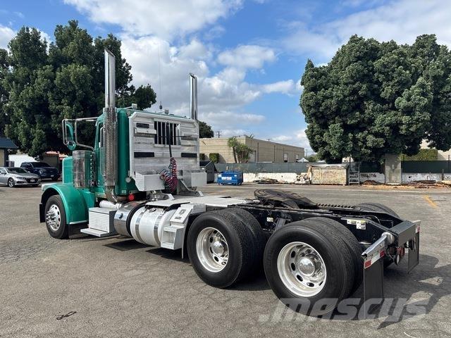 Peterbilt 388 وحدات الجر
