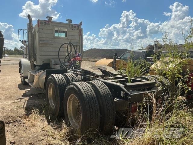 Peterbilt 388 وحدات الجر