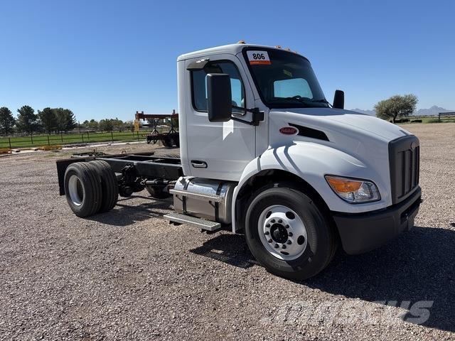 Peterbilt 537 كابينة والداخلية