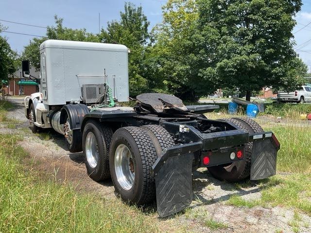 Peterbilt 567 وحدات الجر