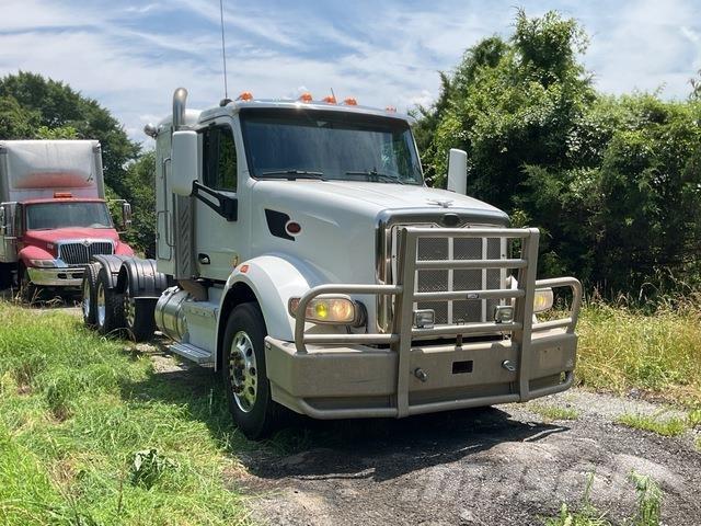 Peterbilt 567 وحدات الجر